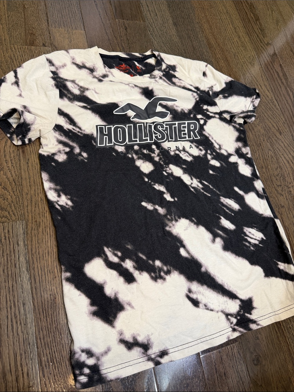 Hollister Black & Cream Tie-Dye Logo Short Sleeve Tee